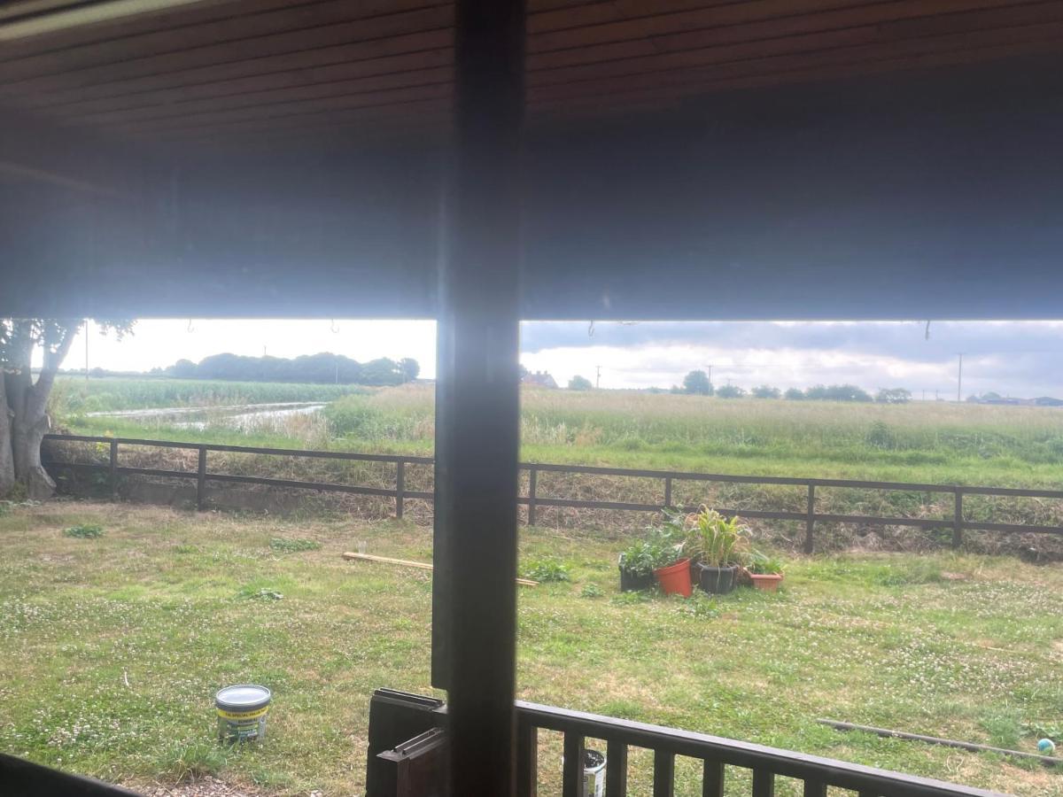 Luxury Glamping At The Riverside Hotel Skegness Exterior foto